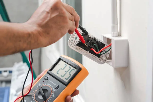 Multimeter reading 235 volts at a power point with the mechanism pulled out